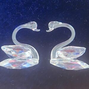 Elegant Crystal Swan Figurines